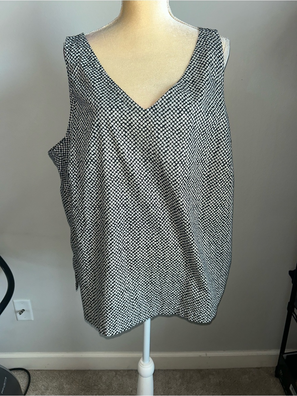 Eileen Fisher Black and White Sleeveless V-Neck Tank 100% Organic Cotton Sz 2X